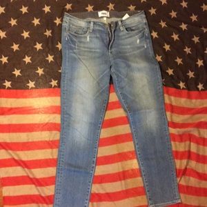 Paige jeans..skyline ankle peg style..size 31